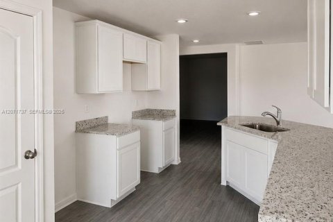 Villa ou maison à louer à St. Lucie, Floride: 3 chambres, 143.26 m2 № 2304836 - photo 12
