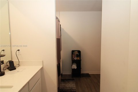 Villa ou maison à louer à St. Lucie, Floride: 3 chambres, 143.26 m2 № 2304836 - photo 6