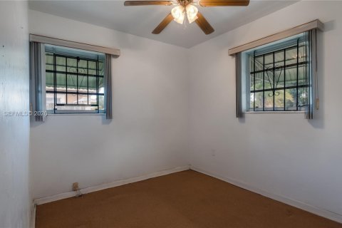 Villa ou maison à vendre à Miami Gardens, Floride: 3 chambres, 85.01 m2 № 2089577 - photo 13