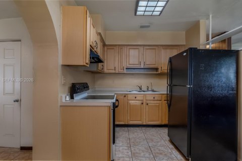 Villa ou maison à vendre à Miami Gardens, Floride: 3 chambres, 85.01 m2 № 2089577 - photo 7