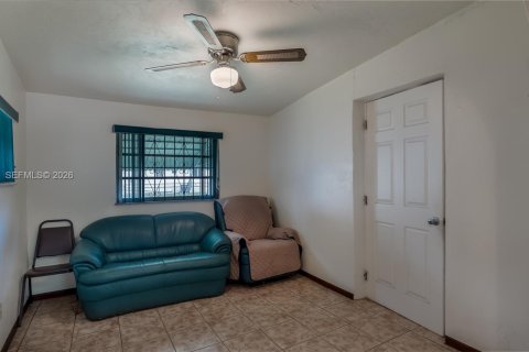 Villa ou maison à vendre à Miami Gardens, Floride: 3 chambres, 85.01 m2 № 2089577 - photo 10