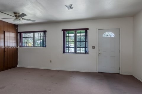 Villa ou maison à vendre à Miami Gardens, Floride: 3 chambres, 85.01 m2 № 2089577 - photo 2