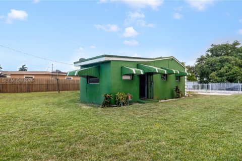 Villa ou maison à vendre à Miami Gardens, Floride: 3 chambres, 85.01 m2 № 2089577 - photo 20