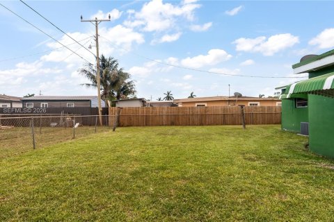 Villa ou maison à vendre à Miami Gardens, Floride: 3 chambres, 85.01 m2 № 2089577 - photo 21