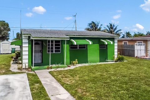Villa ou maison à vendre à Miami Gardens, Floride: 3 chambres, 85.01 m2 № 2089577 - photo 27