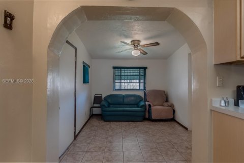 Villa ou maison à vendre à Miami Gardens, Floride: 3 chambres, 85.01 m2 № 2089577 - photo 9