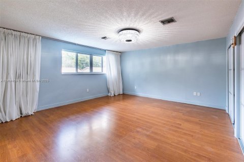 Villa ou maison à vendre à Miami Lakes, Floride: 4 chambres, 327.76 m2 № 1955398 - photo 23