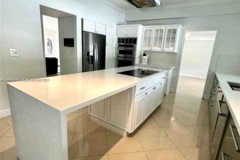 Villa ou maison à vendre à Miami Lakes, Floride: 4 chambres, 327.76 m2 № 1955398 - photo 11