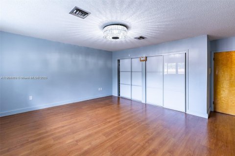 Villa ou maison à vendre à Miami Lakes, Floride: 4 chambres, 327.76 m2 № 1955398 - photo 24