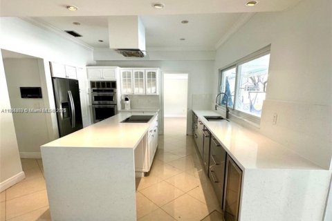 Villa ou maison à vendre à Miami Lakes, Floride: 4 chambres, 327.76 m2 № 1955398 - photo 9