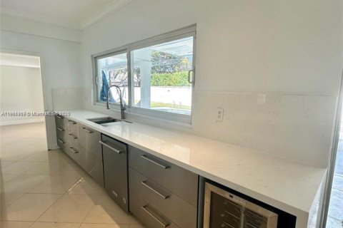 Villa ou maison à vendre à Miami Lakes, Floride: 4 chambres, 327.76 m2 № 1955398 - photo 13