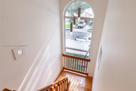 Villa ou maison à vendre à Miami Lakes, Floride: 4 chambres, 327.76 m2 № 1955398 - photo 22