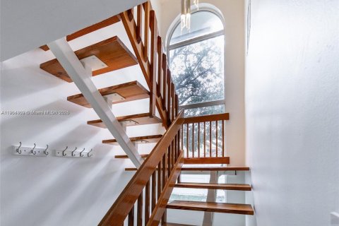 Villa ou maison à vendre à Miami Lakes, Floride: 4 chambres, 327.76 m2 № 1955398 - photo 21