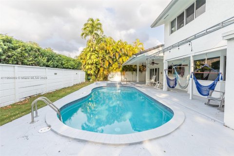 Villa ou maison à vendre à Miami Lakes, Floride: 4 chambres, 327.76 m2 № 1955398 - photo 4