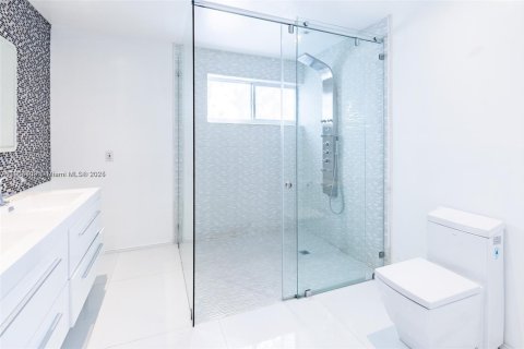 Villa ou maison à vendre à Miami Lakes, Floride: 4 chambres, 327.76 m2 № 1955398 - photo 25