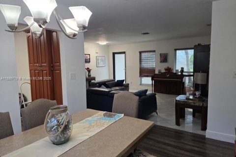 Купить виллу или дом в Майами, Флорида 4 спальни, 170.57м2, № 1954006 - фото 10