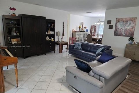 Купить виллу или дом в Майами, Флорида 4 спальни, 170.57м2, № 1954006 - фото 7