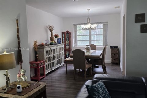 Купить виллу или дом в Майами, Флорида 4 спальни, 170.57м2, № 1954006 - фото 11