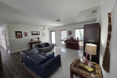 Купить виллу или дом в Майами, Флорида 4 спальни, 170.57м2, № 1954006 - фото 9