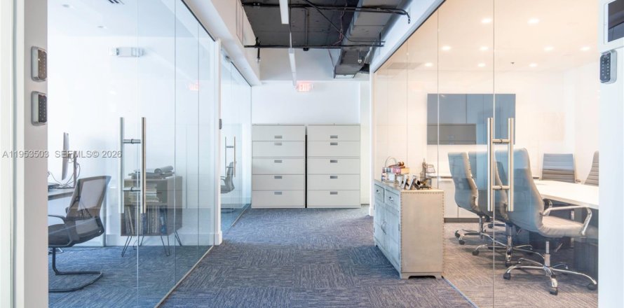 Immobilier commercial à Miami, Floride № 2153261