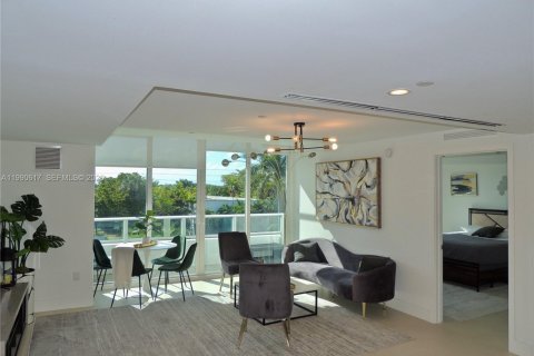 Condo à Bay Harbor Islands, Floride, 2 chambres  № 2154935