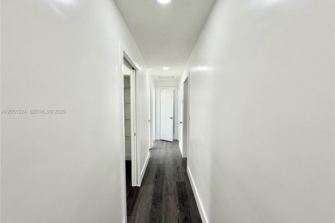 Villa ou maison à vendre à Hialeah, Floride: 3 chambres, 92.9 m2 № 2189346 - photo 13
