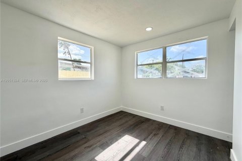 Villa ou maison à vendre à Hialeah, Floride: 3 chambres, 92.9 m2 № 2189346 - photo 19