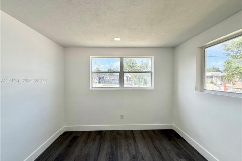 Villa ou maison à vendre à Hialeah, Floride: 3 chambres, 92.9 m2 № 2189346 - photo 27