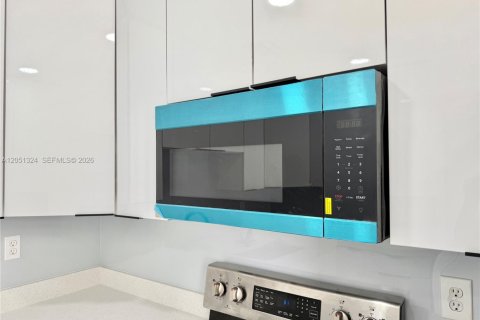 Villa ou maison à vendre à Hialeah, Floride: 3 chambres, 92.9 m2 № 2189346 - photo 6