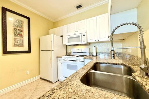 Copropriété à louer à Clearwater, Floride: 2 chambres, 114.27 m2 № 2107121 - photo 4
