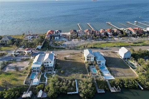 Terreno en venta en Apollo Beach, Florida № 1905598 - foto 1