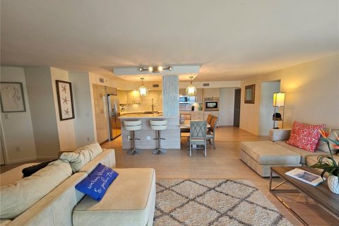 Condo in Longboat Key, Florida, 2 bedrooms  № 1816542 - photo 14