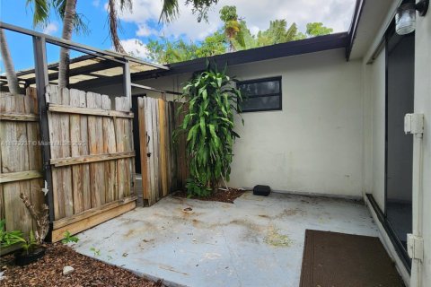 Villa ou maison à louer à Lighthouse Point, Floride: 3 chambres № 1926277 - photo 10
