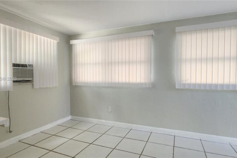 Villa ou maison à louer à Lighthouse Point, Floride: 3 chambres № 1926277 - photo 24