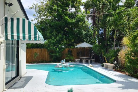 Villa ou maison à louer à Lighthouse Point, Floride: 3 chambres № 1926277 - photo 17