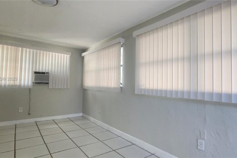 Villa ou maison à louer à Lighthouse Point, Floride: 3 chambres № 1926277 - photo 23