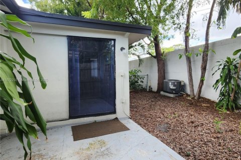 Villa ou maison à louer à Lighthouse Point, Floride: 3 chambres № 1926277 - photo 11