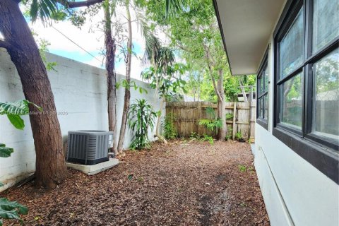 Villa ou maison à louer à Lighthouse Point, Floride: 3 chambres № 1926277 - photo 9
