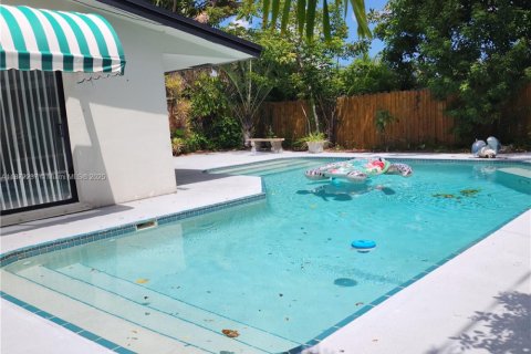 Villa ou maison à louer à Lighthouse Point, Floride: 3 chambres № 1926277 - photo 18