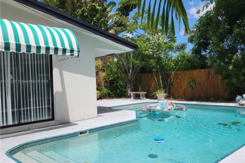 Villa ou maison à louer à Lighthouse Point, Floride: 3 chambres № 1926277 - photo 19