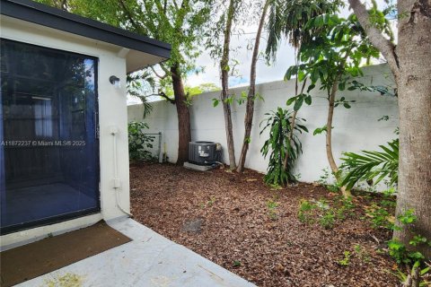 Villa ou maison à louer à Lighthouse Point, Floride: 3 chambres № 1926277 - photo 12