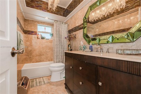 Villa ou maison à vendre à Plantation, Floride: 4 chambres, 205.31 m2 № 2432230 - photo 23