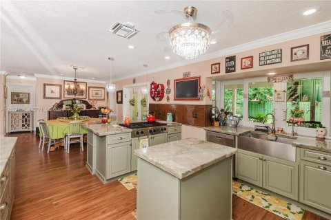 Villa ou maison à vendre à Plantation, Floride: 4 chambres, 205.31 m2 № 2432230 - photo 5