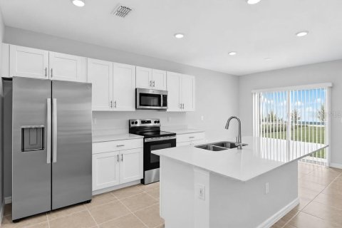 Villa ou maison à vendre à Kissimmee, Floride: 3 chambres, 171.87 m2 № 2413569 - photo 6