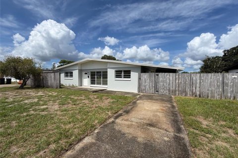 House in Titusville, Florida 3 bedrooms, 86.68 sq.m. № 2316507