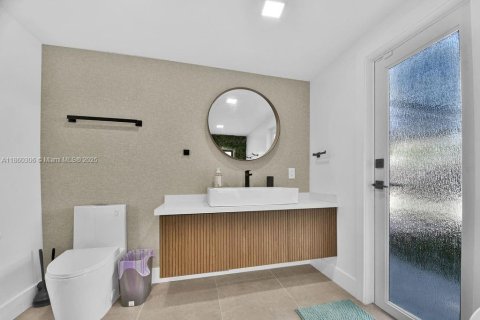 House in Fort Lauderdale, Florida 4 bedrooms, 193.42 sq.m. № 1887732 - photo 9