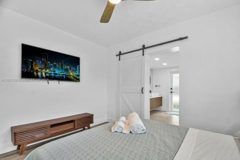 House in Fort Lauderdale, Florida 4 bedrooms, 193.42 sq.m. № 1887732 - photo 5