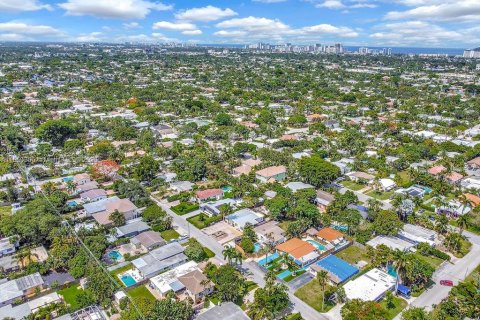 House in Fort Lauderdale, Florida 4 bedrooms, 193.42 sq.m. № 1887732 - photo 2