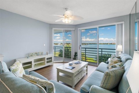 Condominio en venta en Saint Petersburg, Florida, 2 dormitorios, 117.52 m2 № 2421901 - foto 4