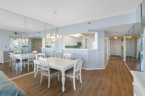 Condominio en venta en Saint Petersburg, Florida, 2 dormitorios, 117.52 m2 № 2421901 - foto 14